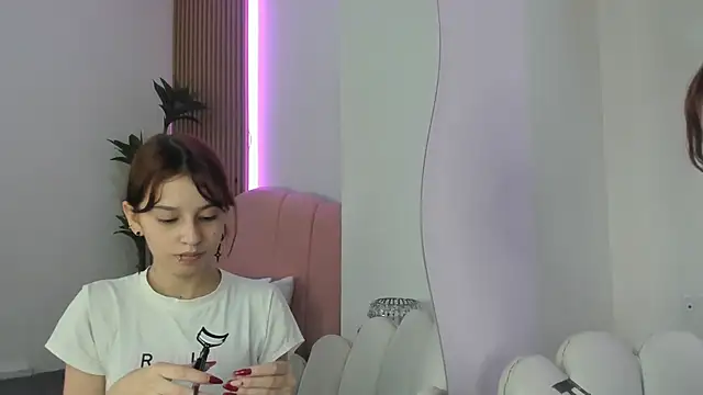 Snapshot of scarlett_smith_3 chatting on November 28, 2:58 am scarlett smith 3 online show from November 28, 2:58 am