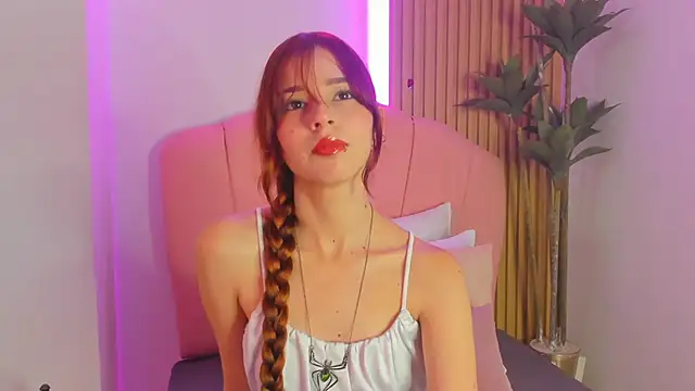 Snapshot of scarlett_smith_3 chatting on December 3, 2:19 am scarlett smith 3 online show from December 3, 2:19 am