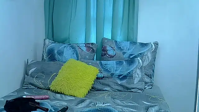 HipsDontLieX95 online show from December 17, 11:49 am