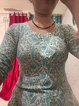 Snapshot of Red_Queen_11 chatting on February 14, 8:44 am Red Queen 11 online show from February 14, 8:44 am