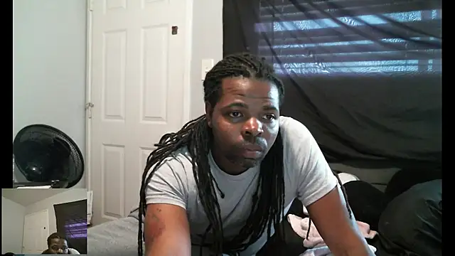 Snapshot of Mr_Sirthedom chatting on May 17, 2:31 am Mr Sirthedom online show from May 17, 2:31 am