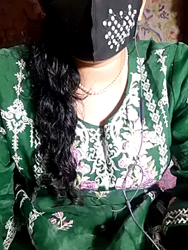 HotGirl23231 online show from May 6, 6:13 pm