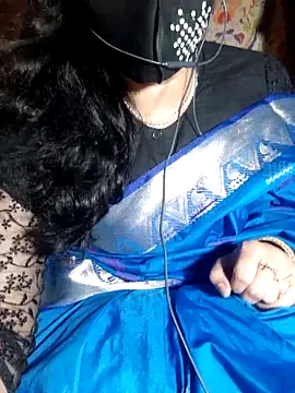 HotGirl23231 online show from May 12, 6:16 pm