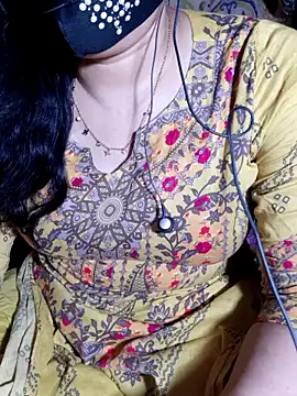 HotGirl23231 online show from May 20, 6:14 pm