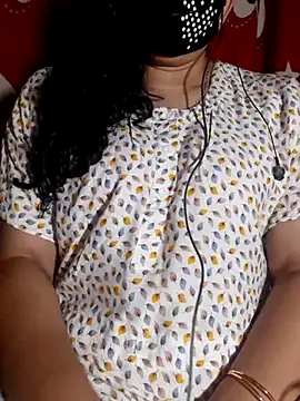 Snapshot of HotGirl23231 chatting on June 28, 7:20 pm HotGirl23231 online show from June 28, 7:20 pm
