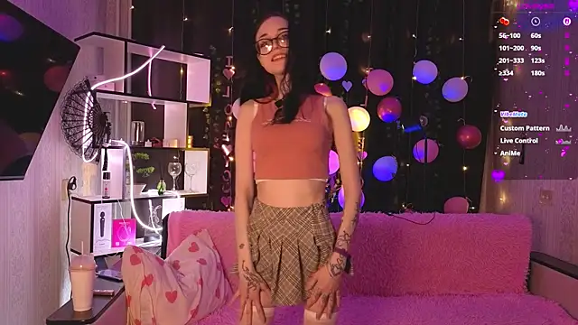 GirlFromHell88 online show from May 9, 8:58 pm