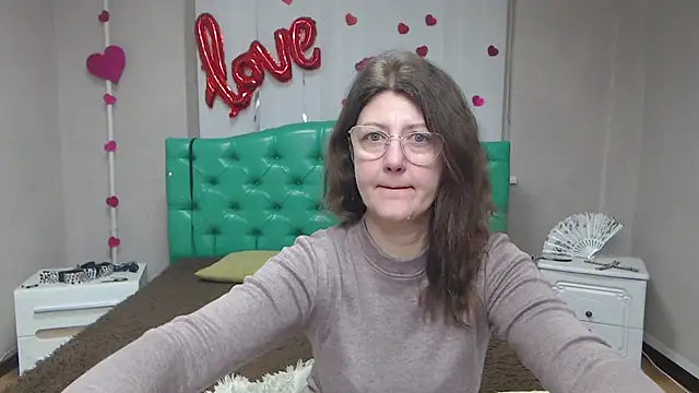 Snapshot of RoseHille chatting on February 22, 6:02 am RoseHille online show from February 22, 6:02 am