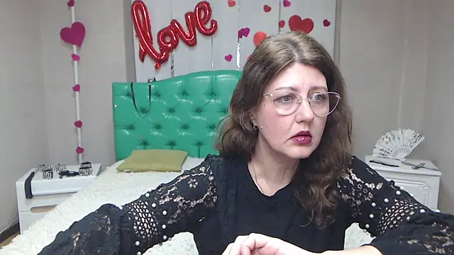 Snapshot of RoseHille chatting on April 14, 5:08 pm RoseHille online show from April 14, 5:08 pm