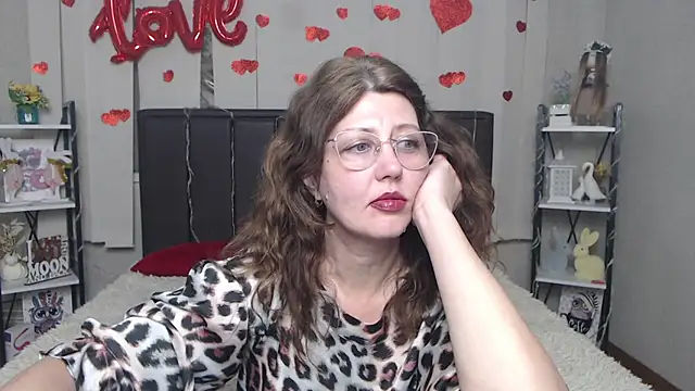 Snapshot of RoseHille chatting on April 16, 5:14 pm RoseHille online show from April 16, 5:14 pm