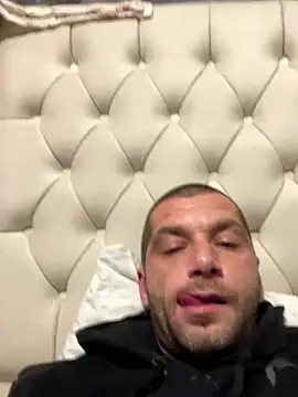 Kinkycouple142 online show from November 17, 7:19 pm