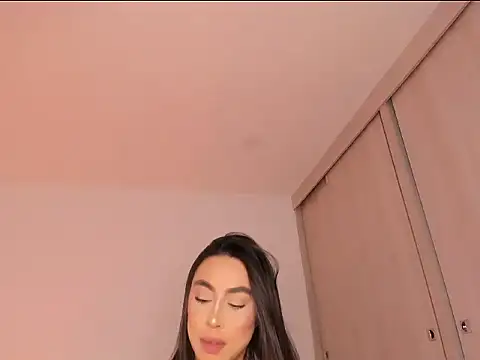 sofilopezcol online show from December 2, 8:37 pm