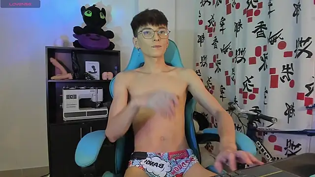 Snapshot of RYO_BLEU_ chatting on April 7, 4:35 am RYO BLEU online show from April 7, 4:35 am