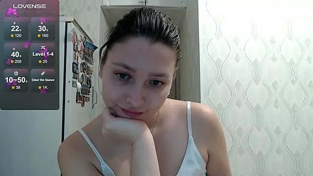 Snapshot of your__gena chatting on April 6, 4:19 pm your gena online show from April 6, 4:19 pm