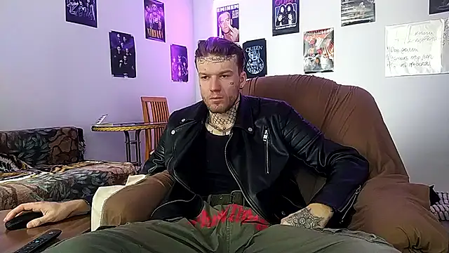 Huntall77 online show from January 11, 7:35 am