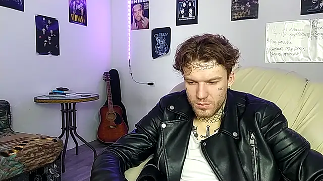 Huntall77 online show from February 8, 7:01 am