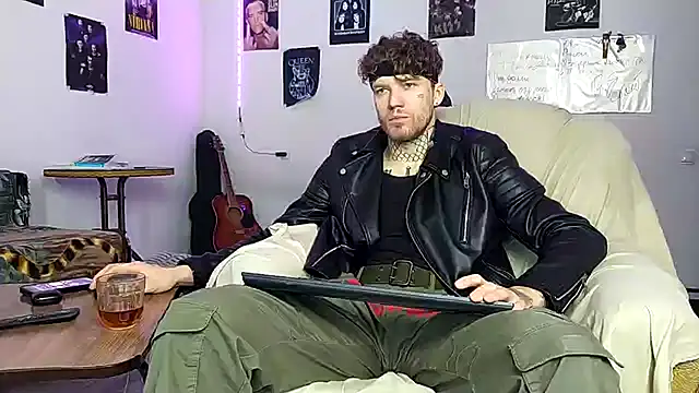 Huntall77 online show from February 14, 5:37 am