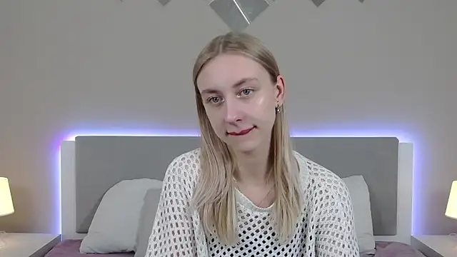 RachaelCute online show from April 1, 1:41 pm