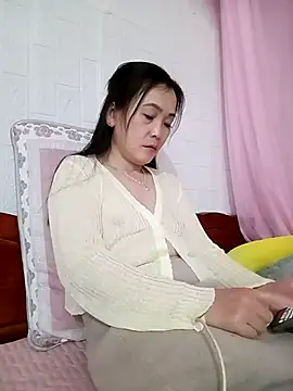 Feeling-hot online show from February 24, 7:12 pm