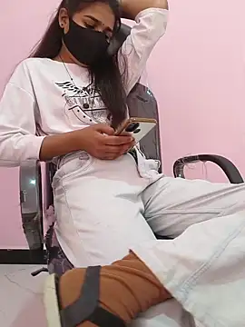 Iamyourdarling online show from December 2, 5:46 am