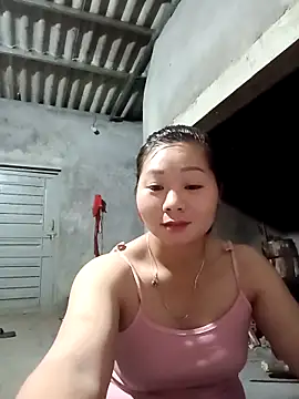 Snapshot of vangkt-cute chatting on April 16, 10:23 pm vangkt-cute online show from April 16, 10:23 pm