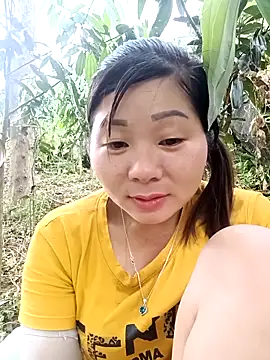 Snapshot of vangkt-cute chatting on April 23, 4:46 am vangkt-cute online show from April 23, 4:46 am