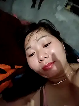Snapshot of vangkt-cute chatting on April 25, 12:30 pm vangkt-cute online show from April 25, 12:30 pm