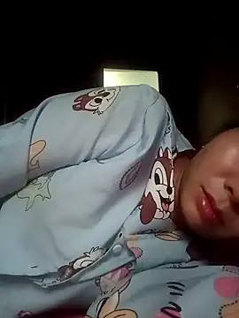 Snapshot of vangkt-cute chatting on May 1, 9:36 am vangkt-cute online show from May 1, 9:36 am