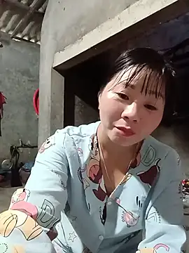 Snapshot of vangkt-cute chatting on May 11, 8:53 am vangkt-cute online show from May 11, 8:53 am