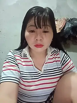 Snapshot of vangkt-cute chatting on May 11, 6:38 pm vangkt-cute online show from May 11, 6:38 pm