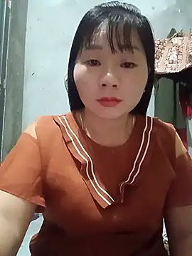 Snapshot of vangkt-cute chatting on May 13, 7:33 pm vangkt-cute online show from May 13, 7:33 pm