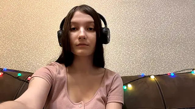 AurorAurora online show from December 16, 8:19 am