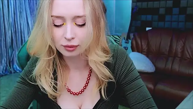 CarolineDjein online show from November 25, 4:29 pm