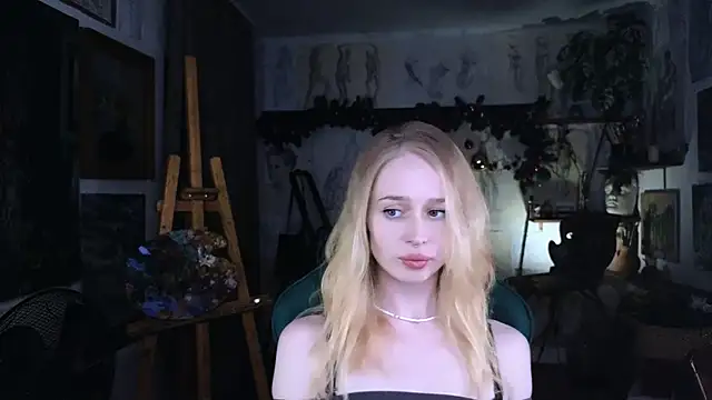 CarolineDjein online show from December 15, 6:56 pm