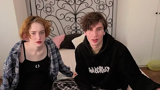 Snapshot of Danny_loves_Mary chatting on February 21, 1:50 am Danny loves Mary online show from February 21, 1:50 am