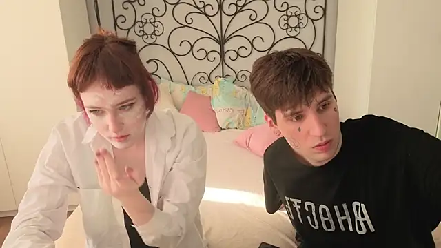 Snapshot of Danny_loves_Mary chatting on April 3, 2:09 am Danny loves Mary online show from April 3, 2:09 am