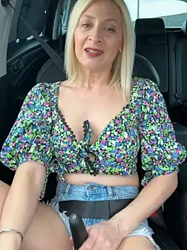 HOTLadyluna online show from May 16, 1:43 pm