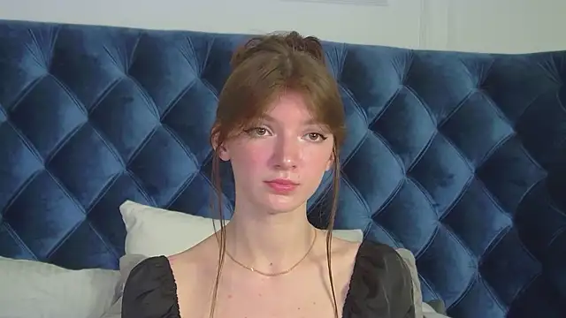 Snapshot of SophiaProve chatting on April 6, 4:30 pm SophiaProve online show from April 6, 4:30 pm