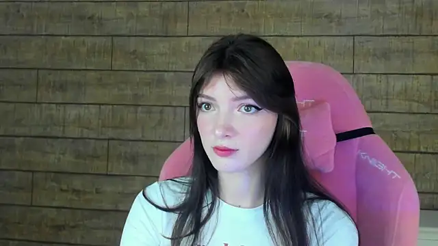 Snapshot of SophiaProve chatting on April 27, 6:06 pm SophiaProve online show from April 27, 6:06 pm