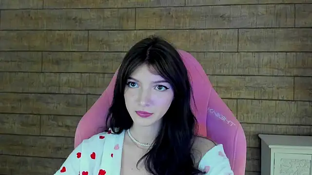Snapshot of SophiaProve chatting on May 8, 4:34 pm SophiaProve online show from May 8, 4:34 pm