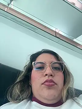 Amira Malia online show from May 16, 4:28 pm