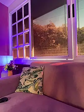 ReiAyanamy online show from December 4, 7:55 pm