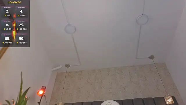 Snapshot of Tania_Diaz_ chatting on April 21, 2:51 am Tania Diaz online show from April 21, 2:51 am