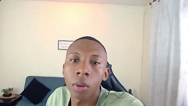 Miilo18 online show from December 18, 9:21 pm