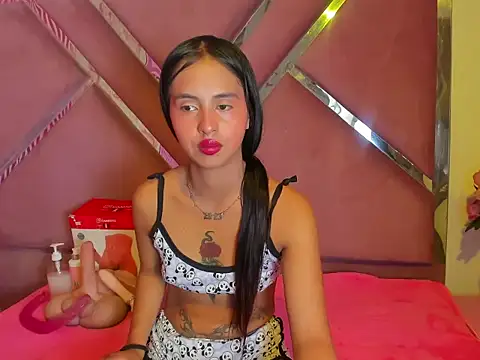 Snapshot of CloeMorenti_ chatting on November 29, 12:52 pm CloeMorenti online show from November 29, 12:52 pm