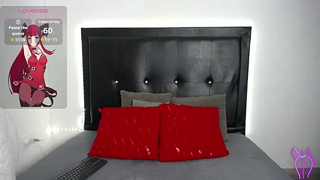 Snapshot of perla_stone_20 chatting on March 13, 8:26 pm perla stone 20 online show from March 13, 8:26 pm