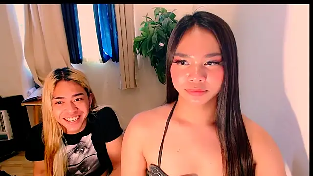 Snapshot of velvetviper06 chatting on February 8, 11:41 pm velvetviper06 online show from February 8, 11:41 pm