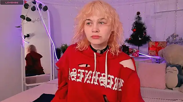 Awawrin online show from December 14, 9:30 pm