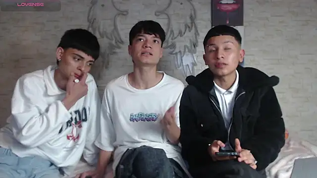 axel milo kairo and noa online show from November 27, 10:01 pm