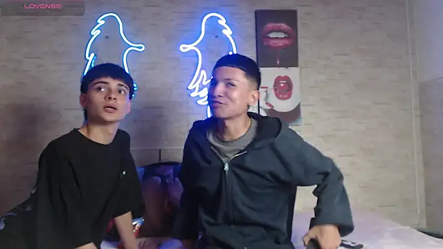 axel milo kairo and noa online show from November 28, 9:28 pm