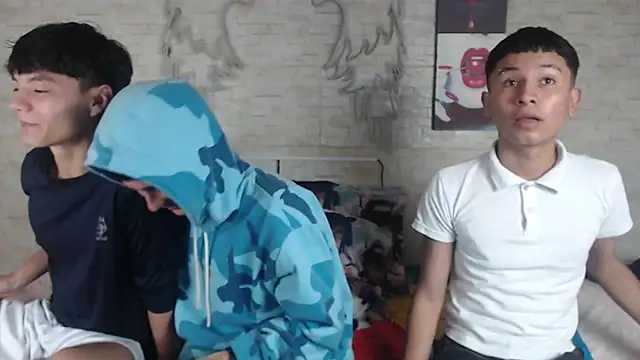 axel milo kairo and noa online show from December 3, 9:13 pm